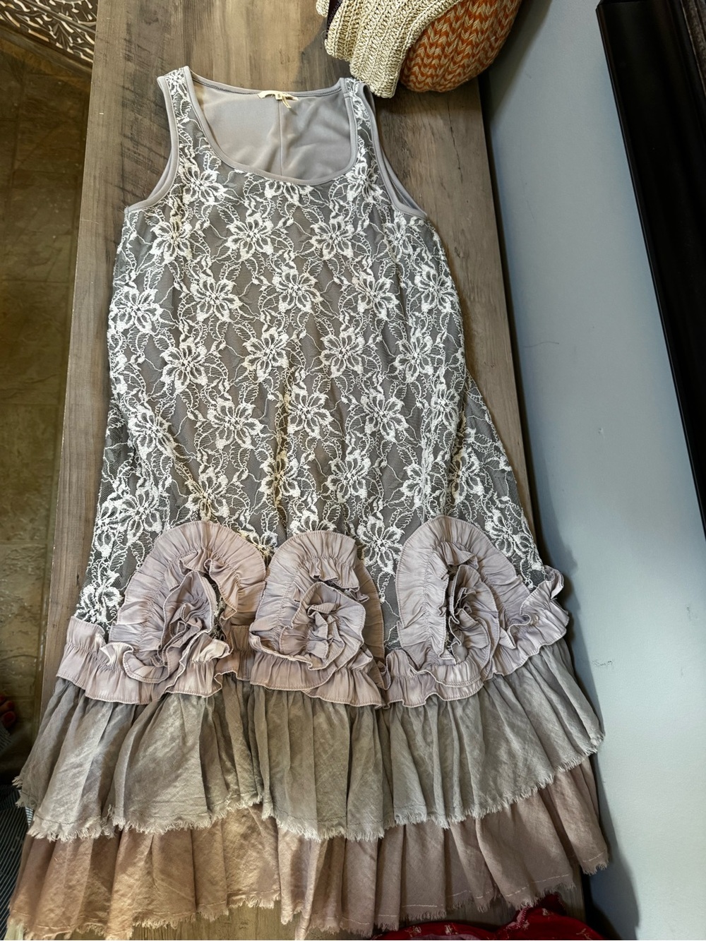 Ryu Dusty Mauve Lace Tiered Midi Dress - Picture 2 of 8